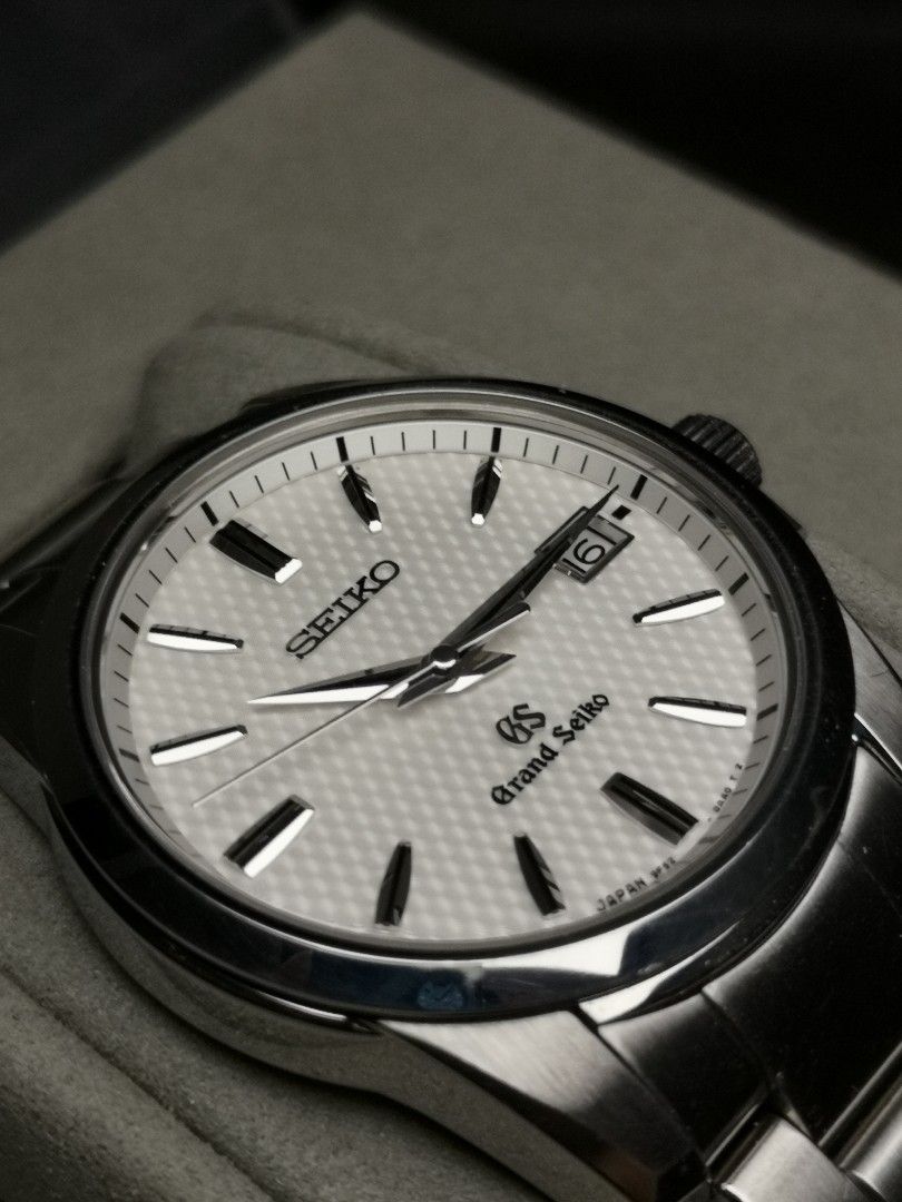 Price Reduced) Grand Seiko 9F Quartz SBGX053, Luxury, Watches on Carousell