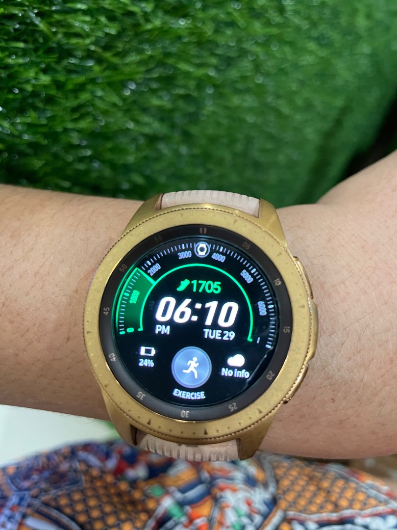 Samsung smart watch GPS,WIFI, Blutooth enable with Complete package pa