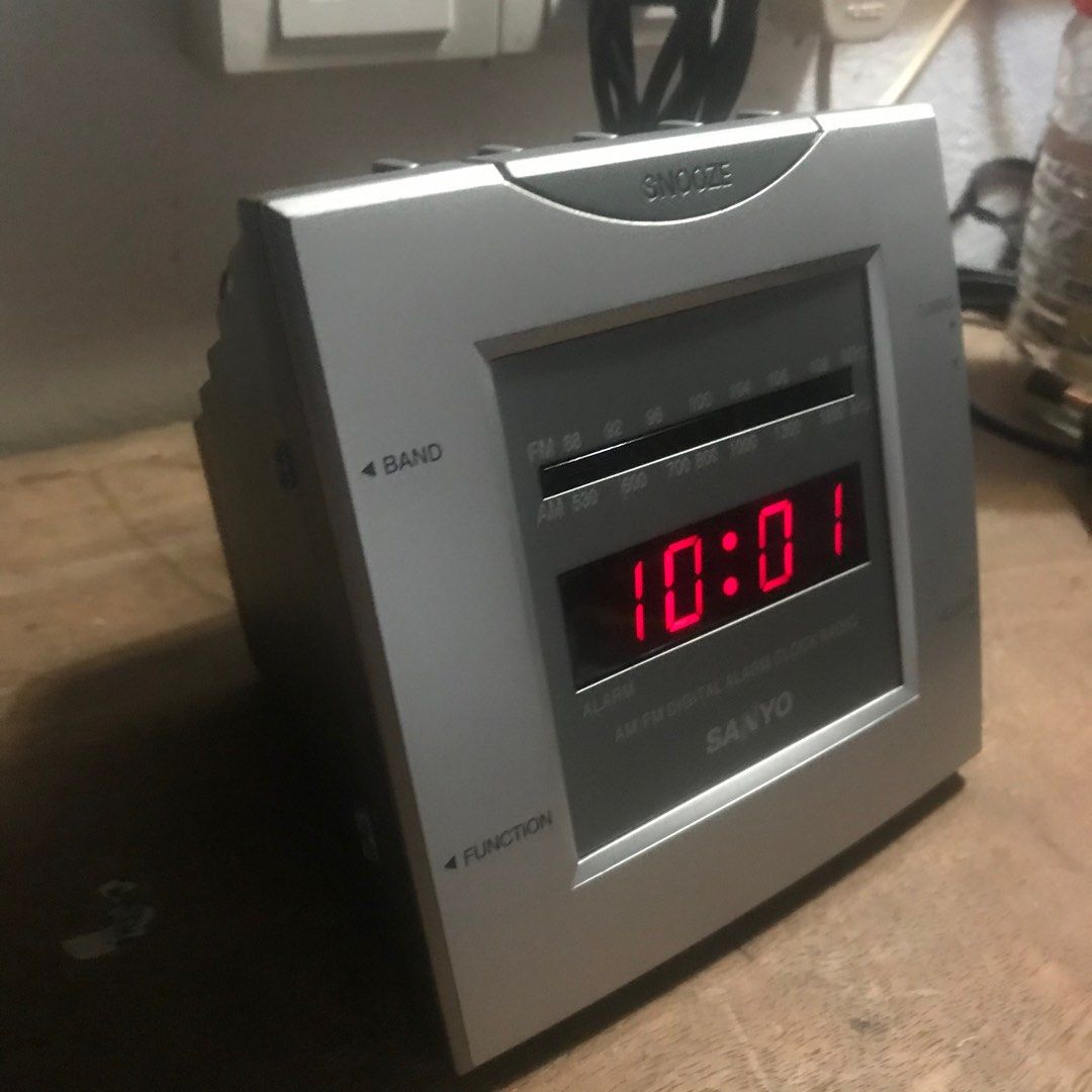 Sanyo AM/FM Digital Alarm Clock, Audio, Portable Audio Accessories on