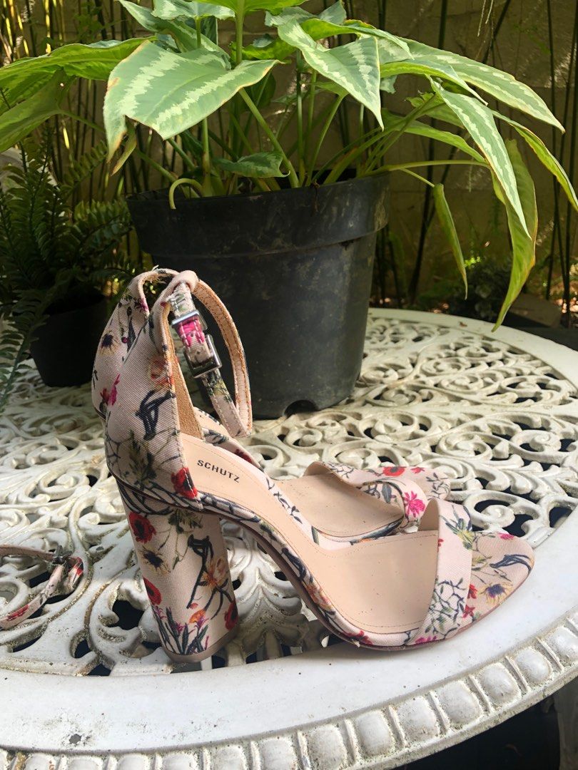Flower top pattern heels