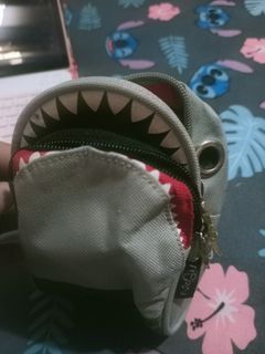 Shark pouch