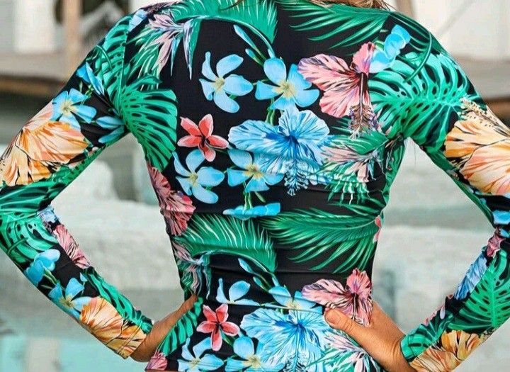 SHEIN rash guard swim wear, Women's Fashion, Swimwear, Rash guard on