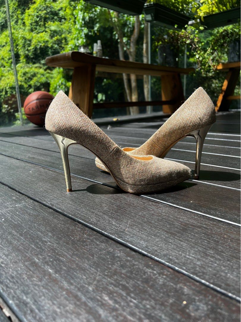 Gold sandal new arrivals pumps