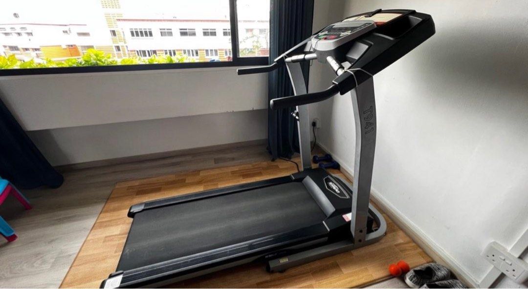 TEMPO T941 TREADMILL, Sports Equipment, Exercise & Fitness, Cardio