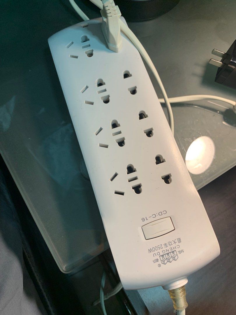 The bulls socket with household platooninsert switch, plug lines line ...
