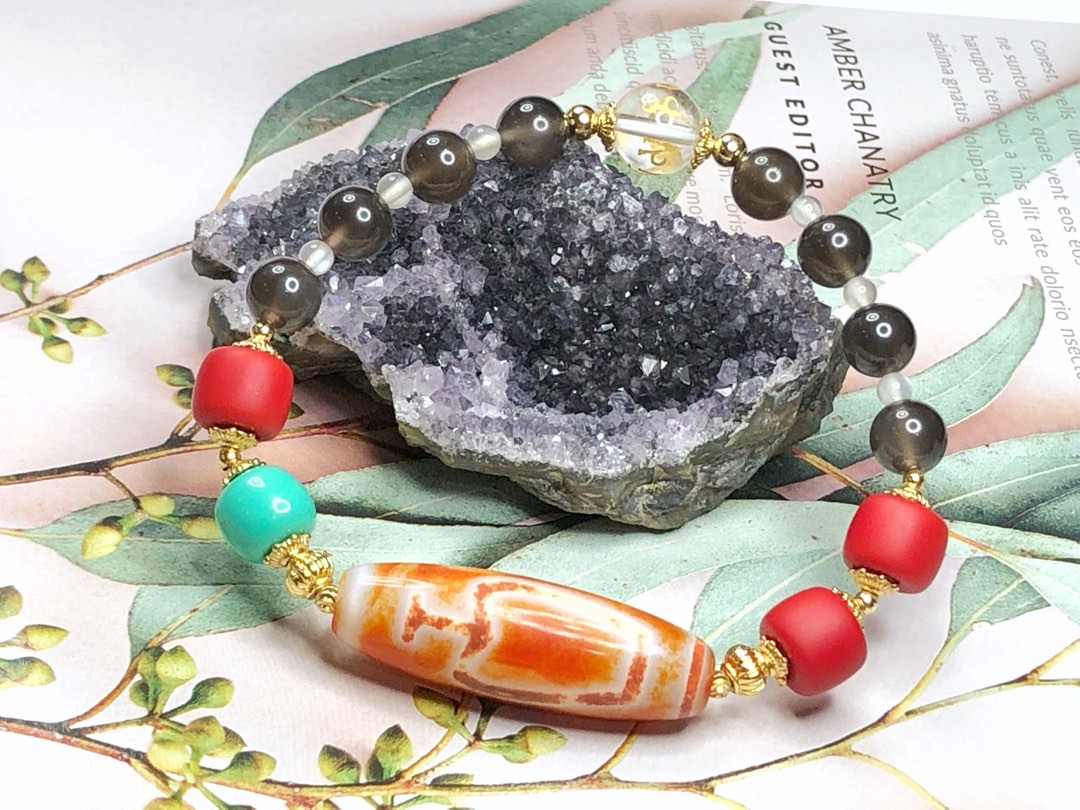 Tibetan Dzi Beads Carnelian Aquarius Dzi Beads 藏传红玉髓宝瓶天珠 