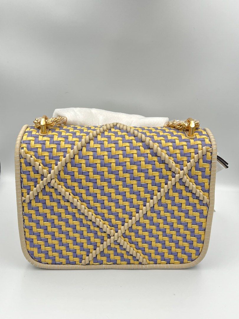TORY BURCH ELEANOR SMALL (Category: Luxury Bags & Wallets) located in Dagupan City. Submitted by luckyluxbyemgee (Listing ID 1199577246, Image 2). Description: AUTHENTICITY GUARANTEED 100% MONEYBACK IF PROVEN FAKE BRAND NEW Nastock lang hindi pa nagamit Really match your OOTD Eleanor Multi Diamond Woven Small Convertible Bag W/ Dustbag and tag card Can provide more pics PM me po..