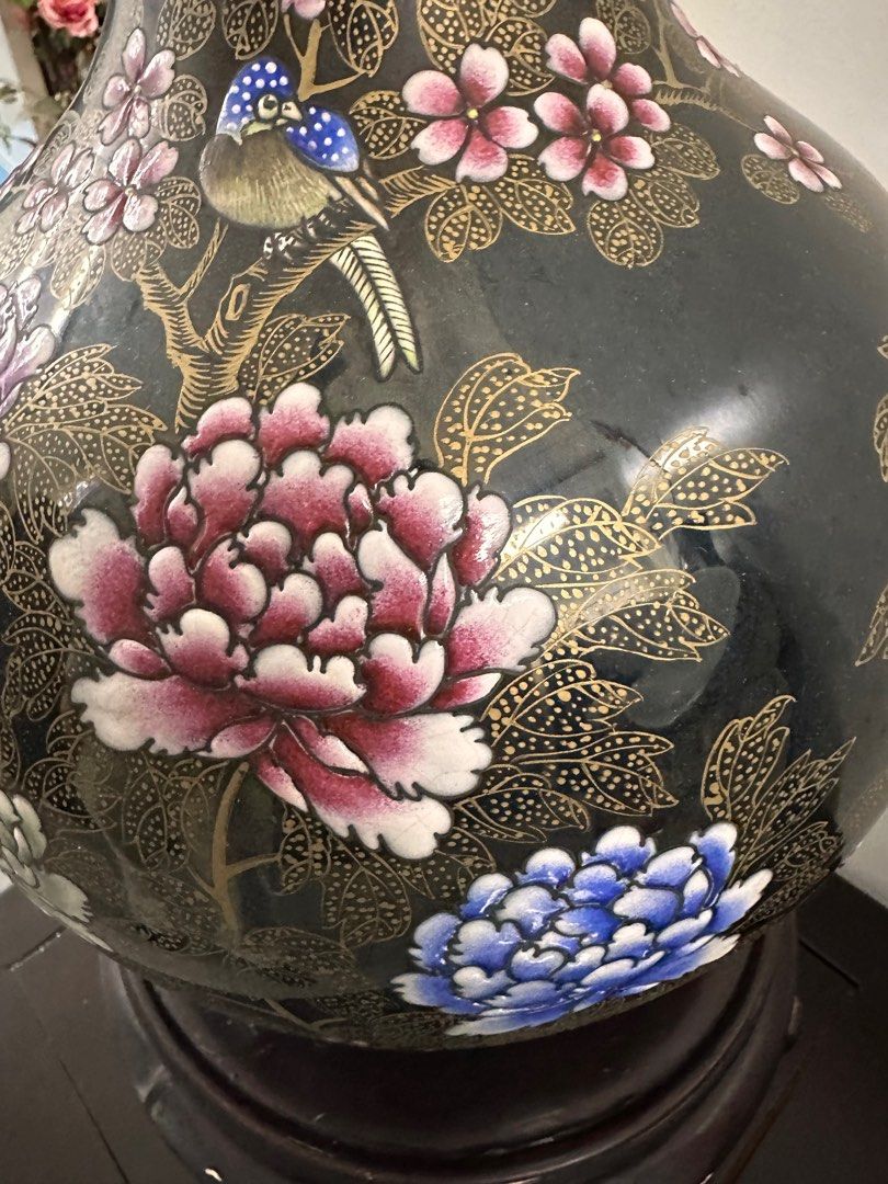 Vintage hand paint porcelain vase, Hobbies & Toys, Memorabilia