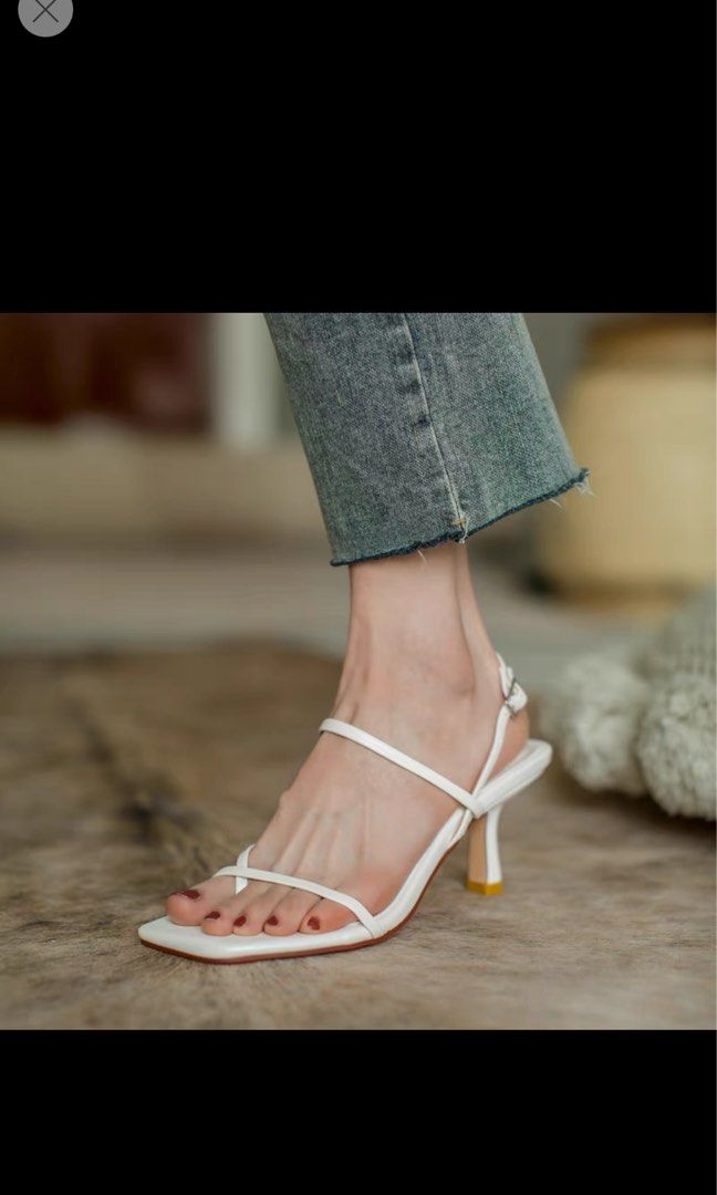 White sandal thong heels BRAND NEW IN BOX size 37