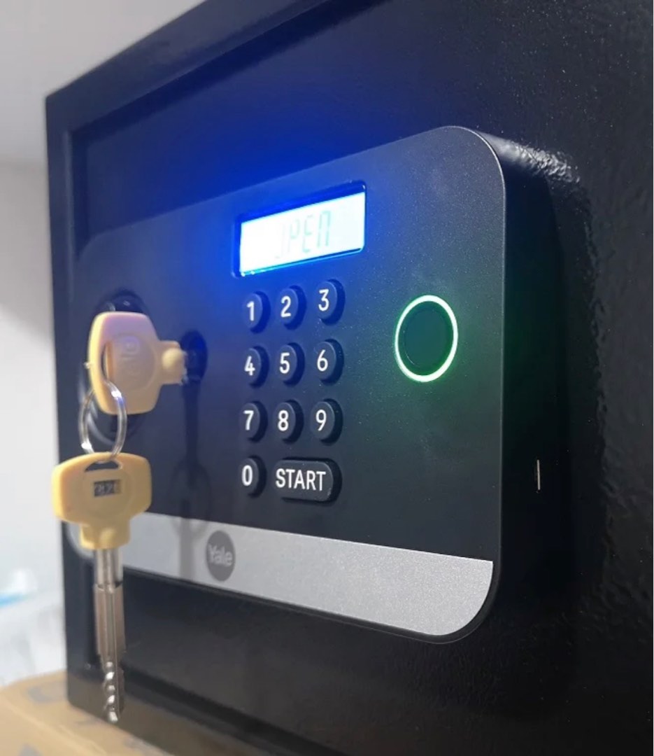 Yale stellar safe 250/DB2, Furniture & Home Living, Security & Locks