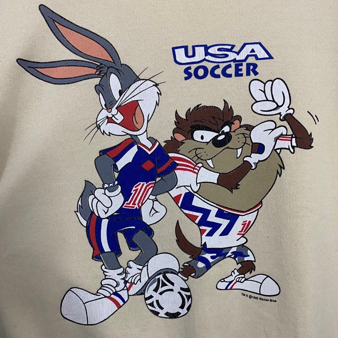 Buzo players deals bugs bunny