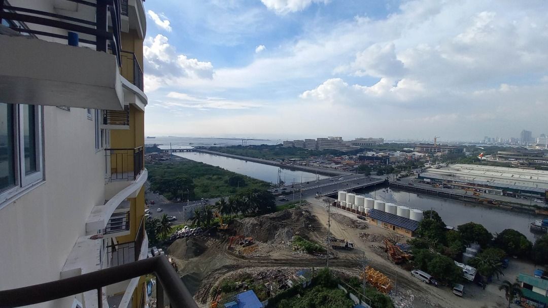 2bedroom condo in pasay palm beach villas near mall of asia double