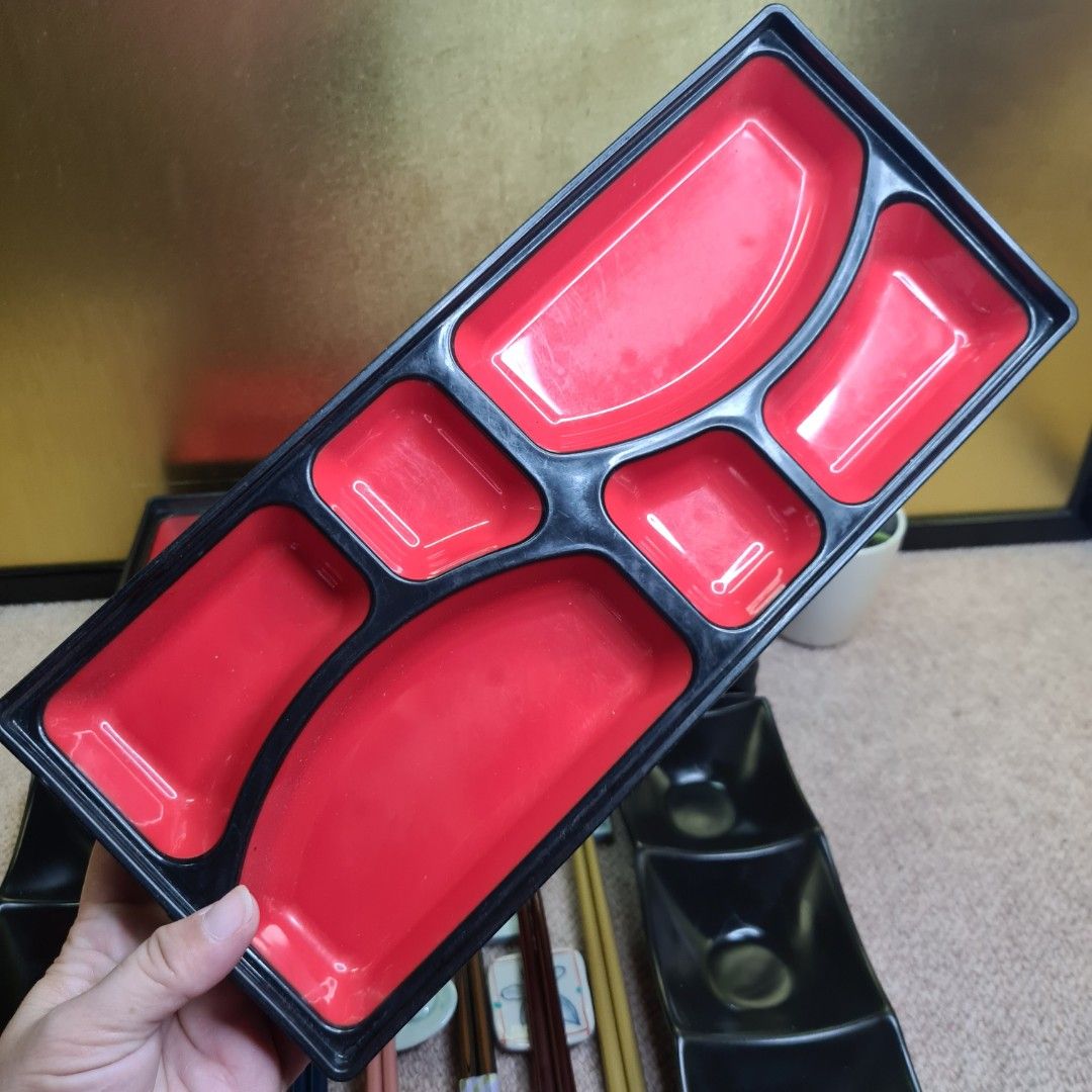 5 SETS 6 GRID TRADITIONAL JAPANESE SERVING PLATTERS WITH 2 SAUCE TRAYS