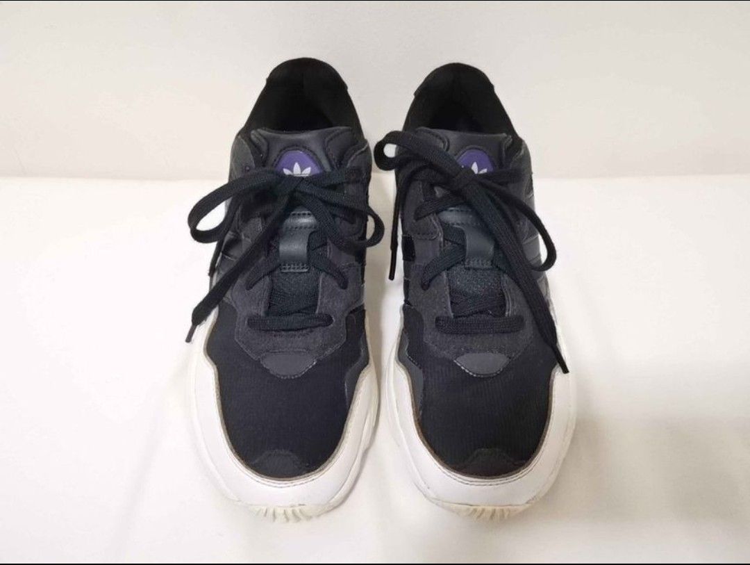 Adidas Yung-96 (Category: Sneakers) located in Malabon City. Submitted by dsrobles (Listing ID 1202157672, Image 2). Description: ‼️FOR SALE ‼️ Adidas Yung-96 No box included US 7.5 Men's P1500 negotiable.