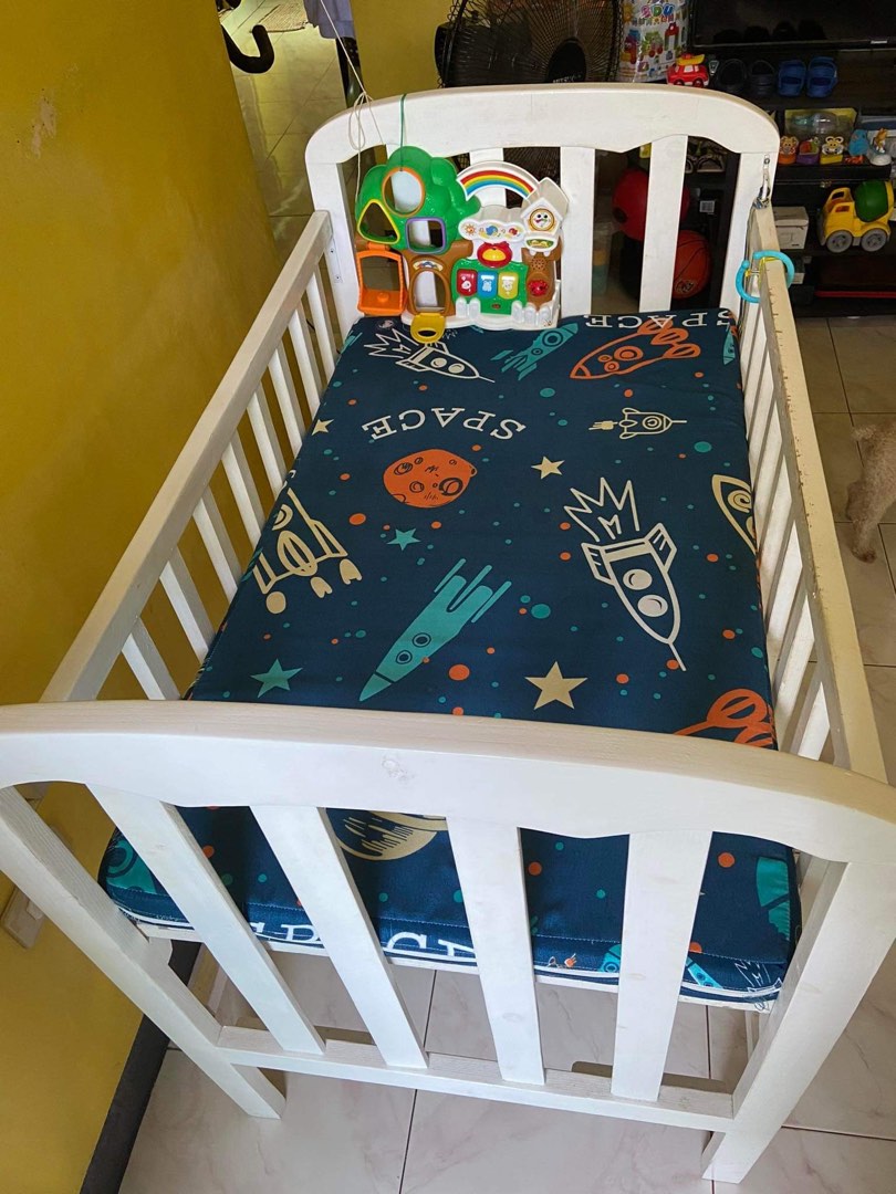 Adjustable Crib with Drop side, Babies & Kids, Baby Nursery & Kids