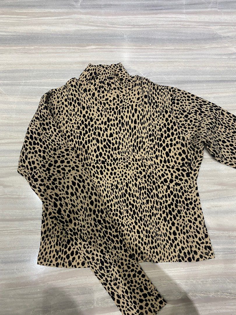 Brandy melville cheetah top turtleneck