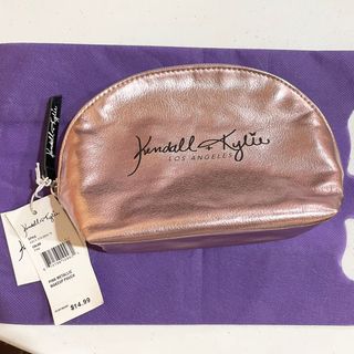 (Category: ) located in . Submitted by vanityboutique (Listing ID 1202078711, Image 1). Description: .