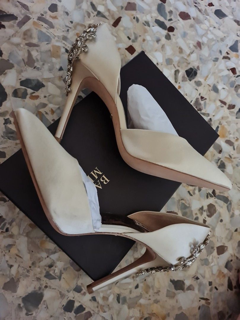 Badgley mischka cheap ivory heels