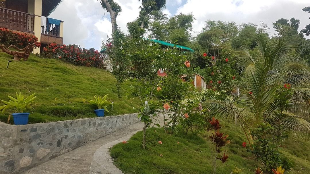 Beach House Marinduque, two natives Bungalows, with 1713 2m Land Area