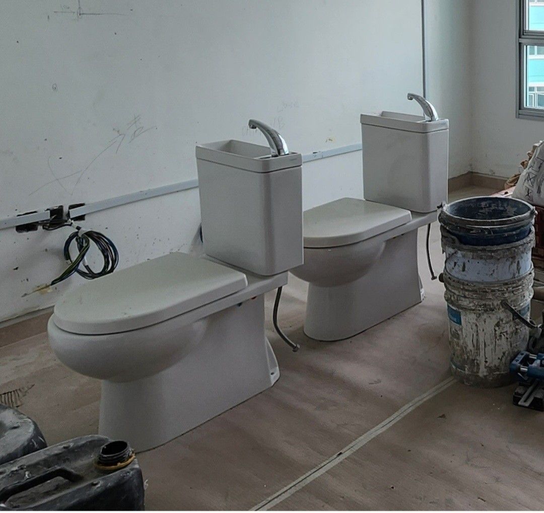 Brand new BTO Toilet Bowl Ubi grove, Furniture & Home Living, Bathroom