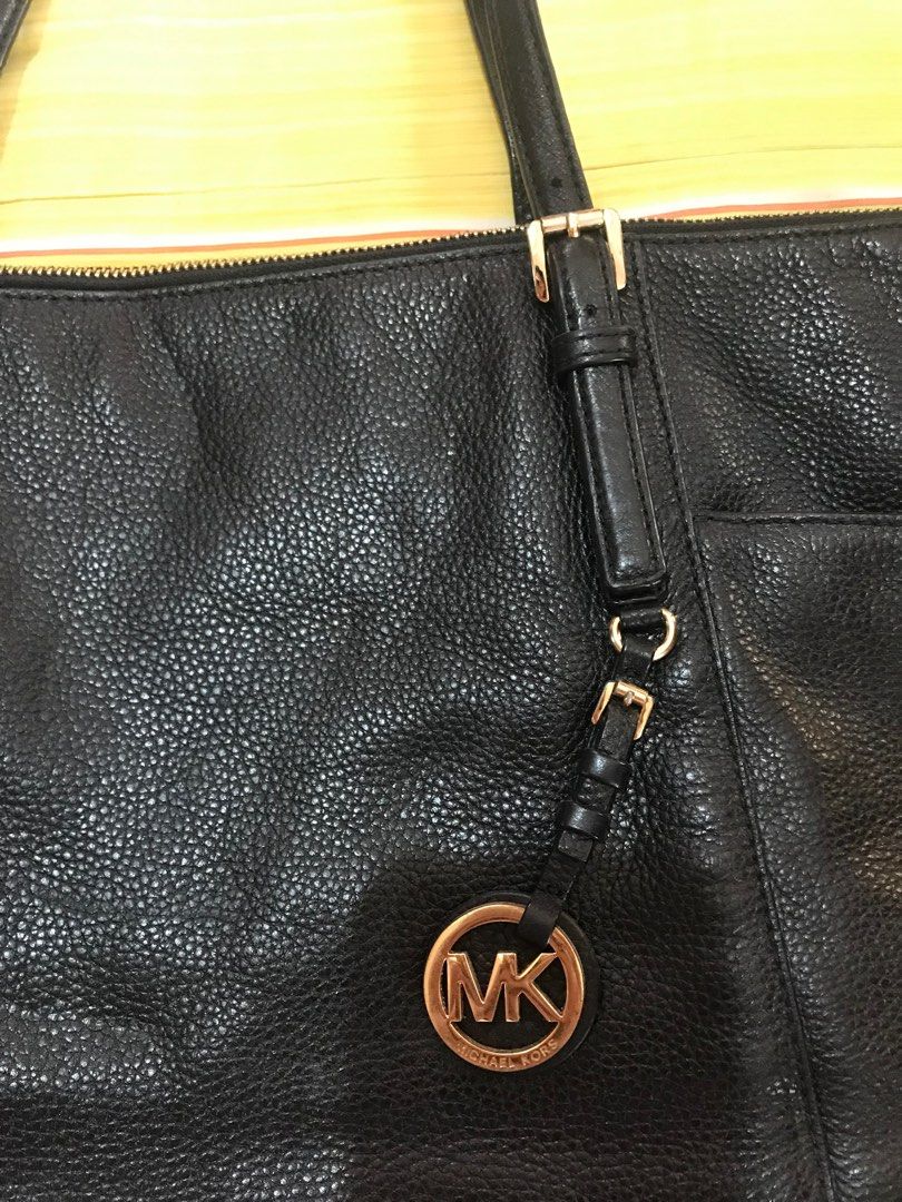 BUNDLE SALE‼️😍 Michael Kors Tote Bag And Coach Wrislet, Luxury, Bags &  Wallets on Carousell