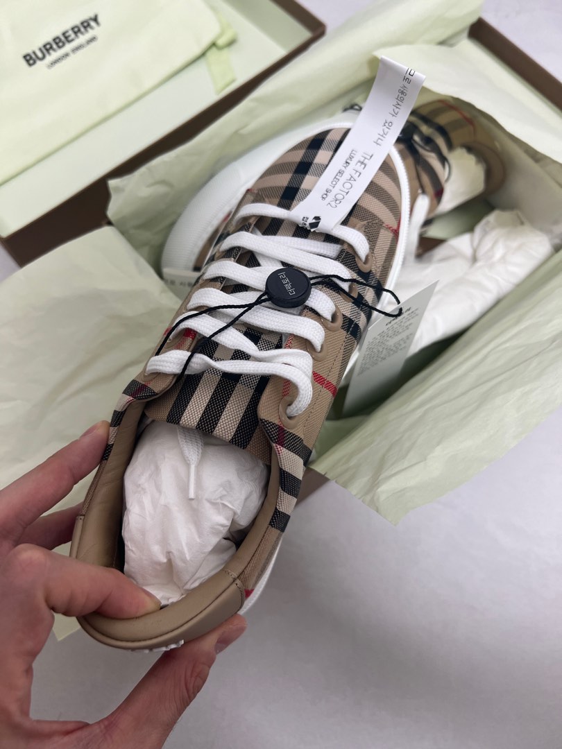 BURBERRY SNEAKERS