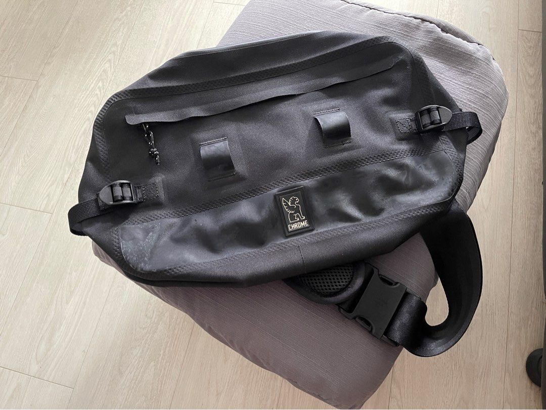 Chrome urban ex cheap 10l sling bag