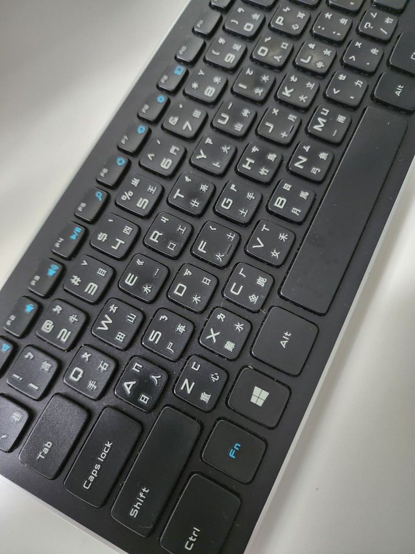 Compact and Slim DELL KM713 Wireless Keyboard, Computers & Tech, Parts