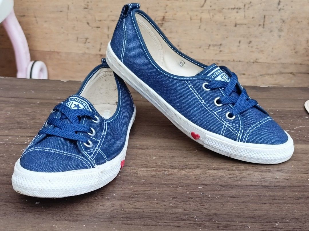 Converse shoes, Women's Fashion, Footwear, Sneakers on Carousell