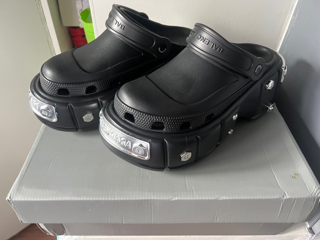 Balenciaga crocs spikes deals