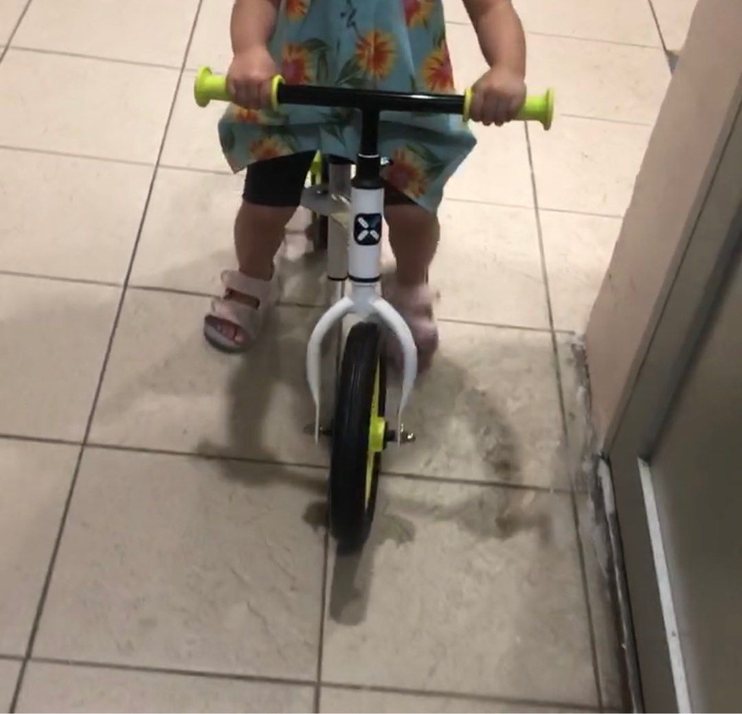 Decathlon balance bike, Sports Equipment, Bicycles & Parts, Bicycles on