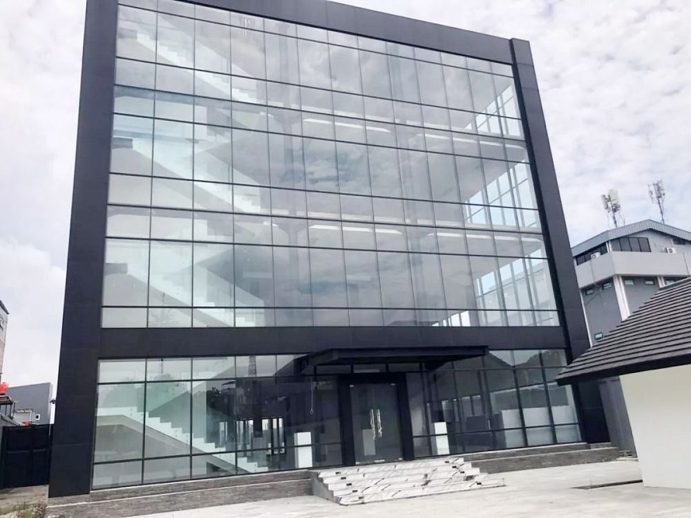 Dijual Gedung Kantor 4,5 Lantai, Gudang dan Tanah Luas di Palmerah