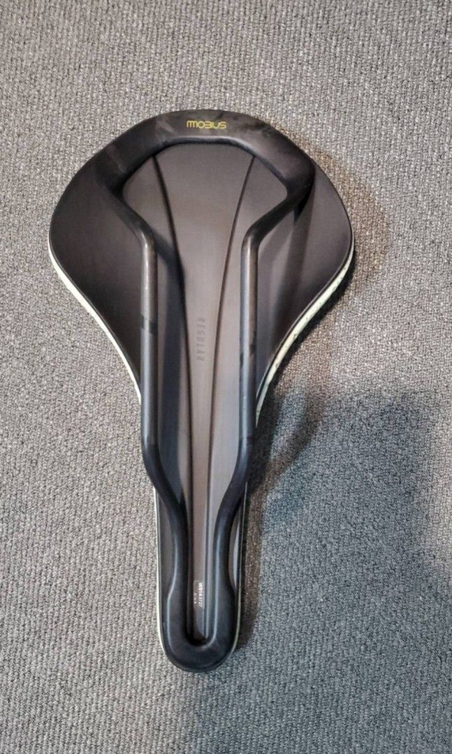 Essai de la selle fi'zi:k Antares Versus Evo 00 Adaptative - Le