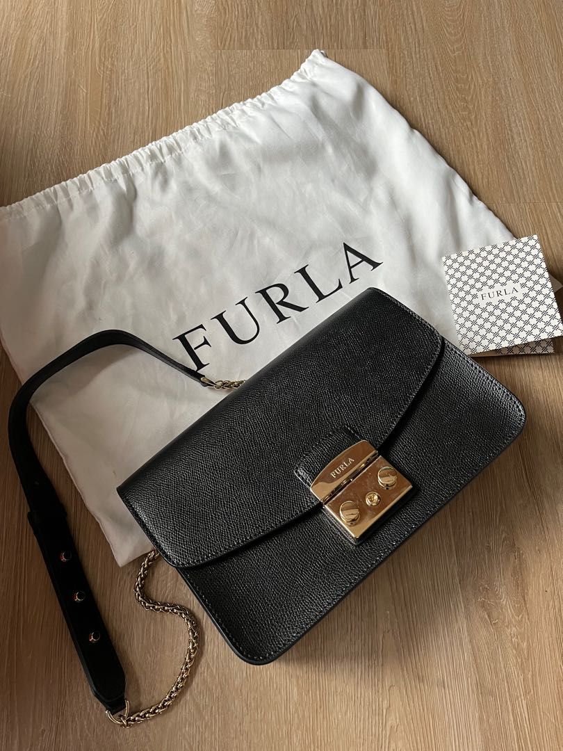 Furla deals metropolis m