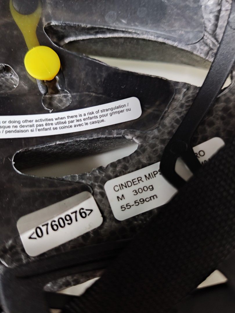 Giro Cinder Giro Synthe MIPS bike bicycle helmet, Sports Equipment