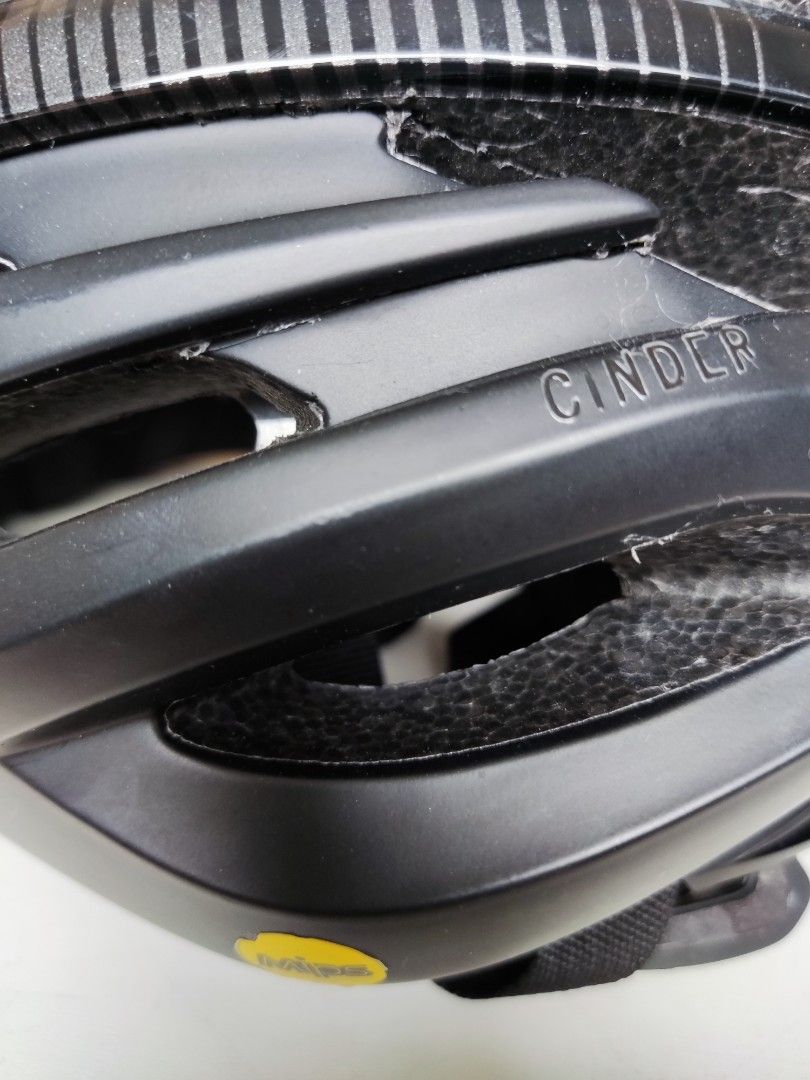 Giro Cinder Giro Synthe MIPS bike bicycle helmet, Sports Equipment