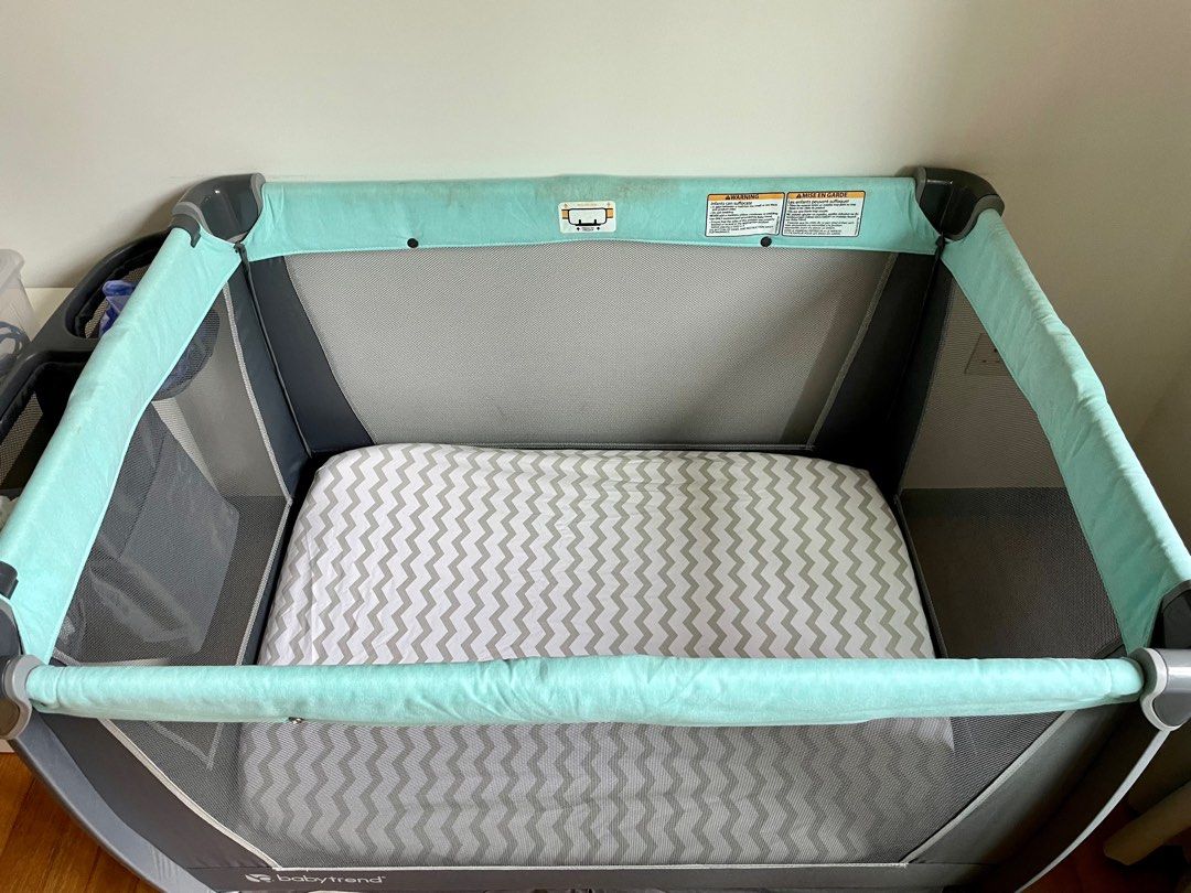 Giving away travel cot, Babies & Kids, Baby Nursery & Kids Furniture