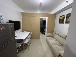 Grass Residences fully furnished 1 bedroom with bal with wifi and netflix