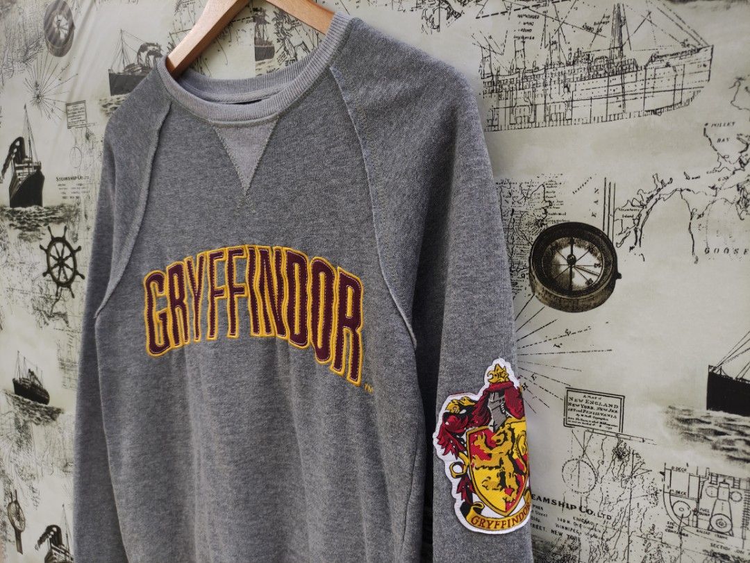 Gryffindor best sale sweatshirt universal