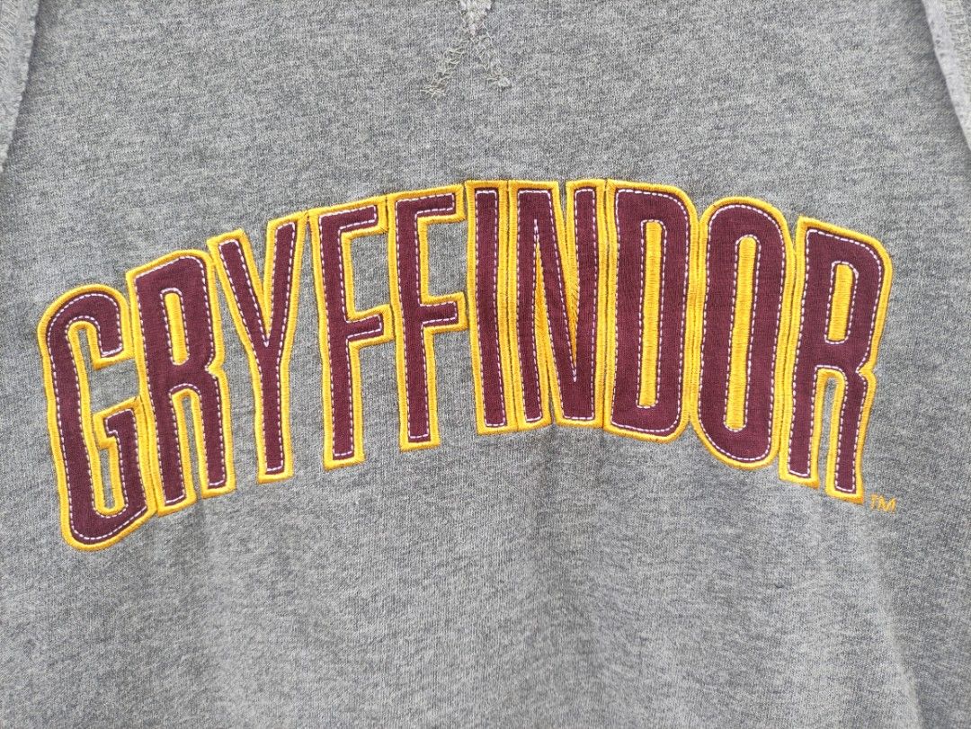 Universal studios deals gryffindor sweatshirt