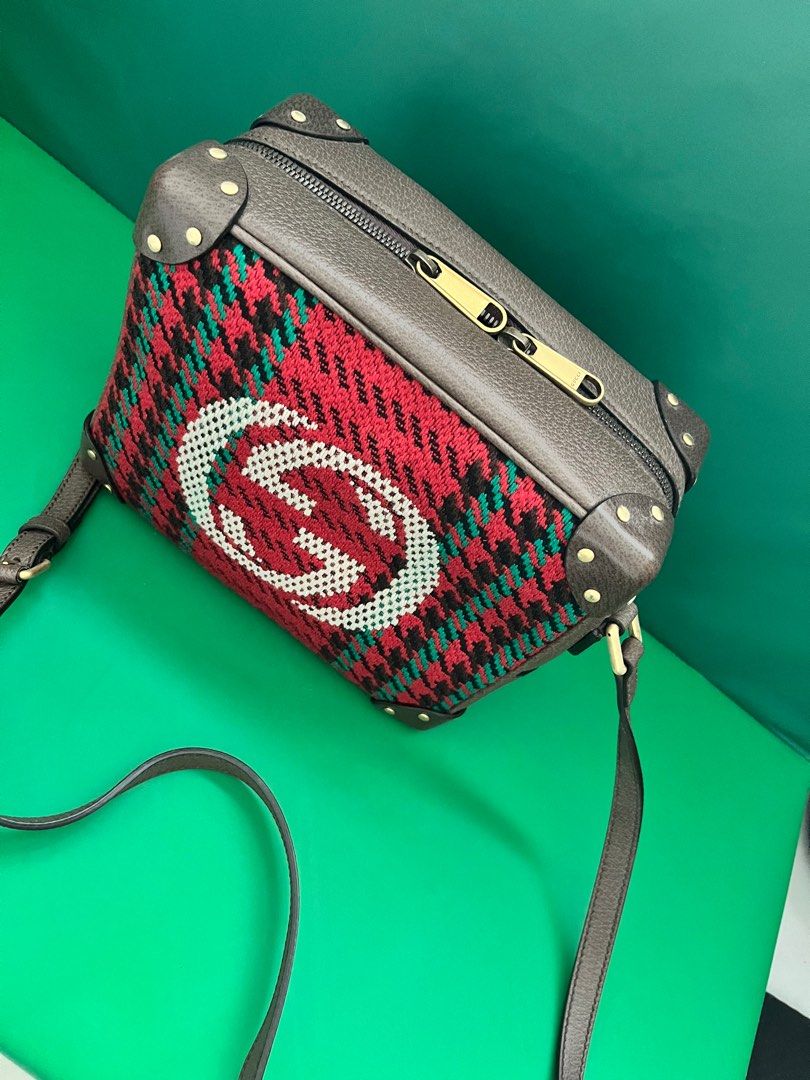 Gucci crossbody bag, Luxury, Bags & Wallets on Carousell