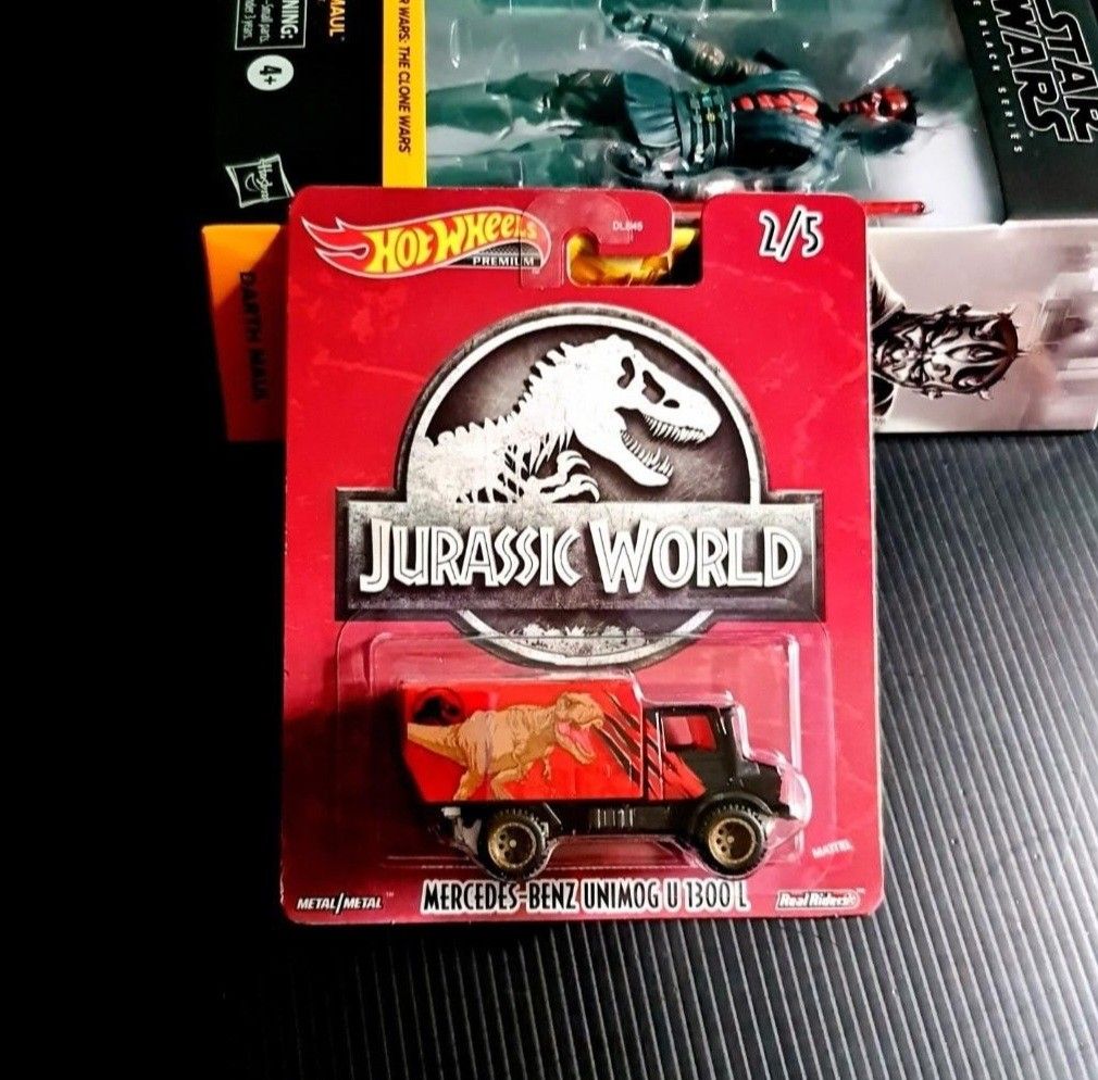 Hot Wheels Authentic Premium Jurassic World Mercedes Benz Unimog U