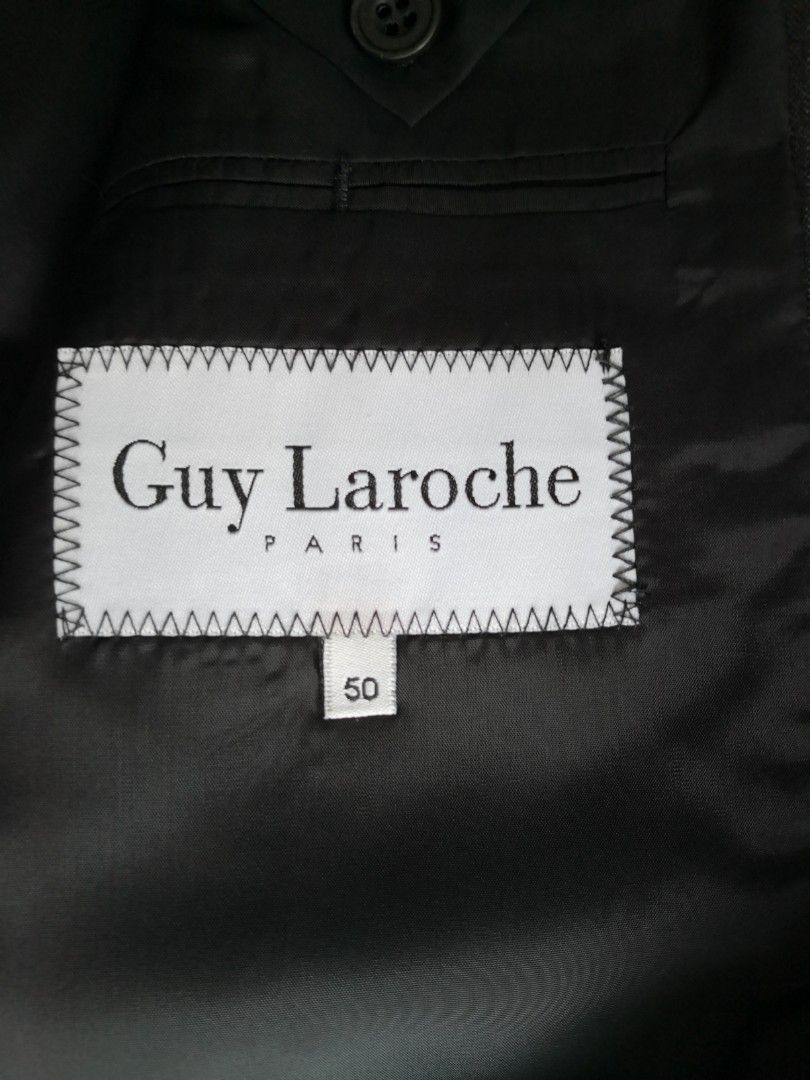 Jacket (Category: Coats, Jackets and Outerwear) located in Singapore. Submitted by bee446 (Listing ID 1202111175, Image 3). Description: M SIZE Black $30 Brown $50 GL never Worn $150.