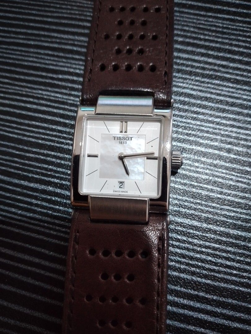 Jam tangan TISSOT original Fesyen Wanita Jam Tangan di Carousell
