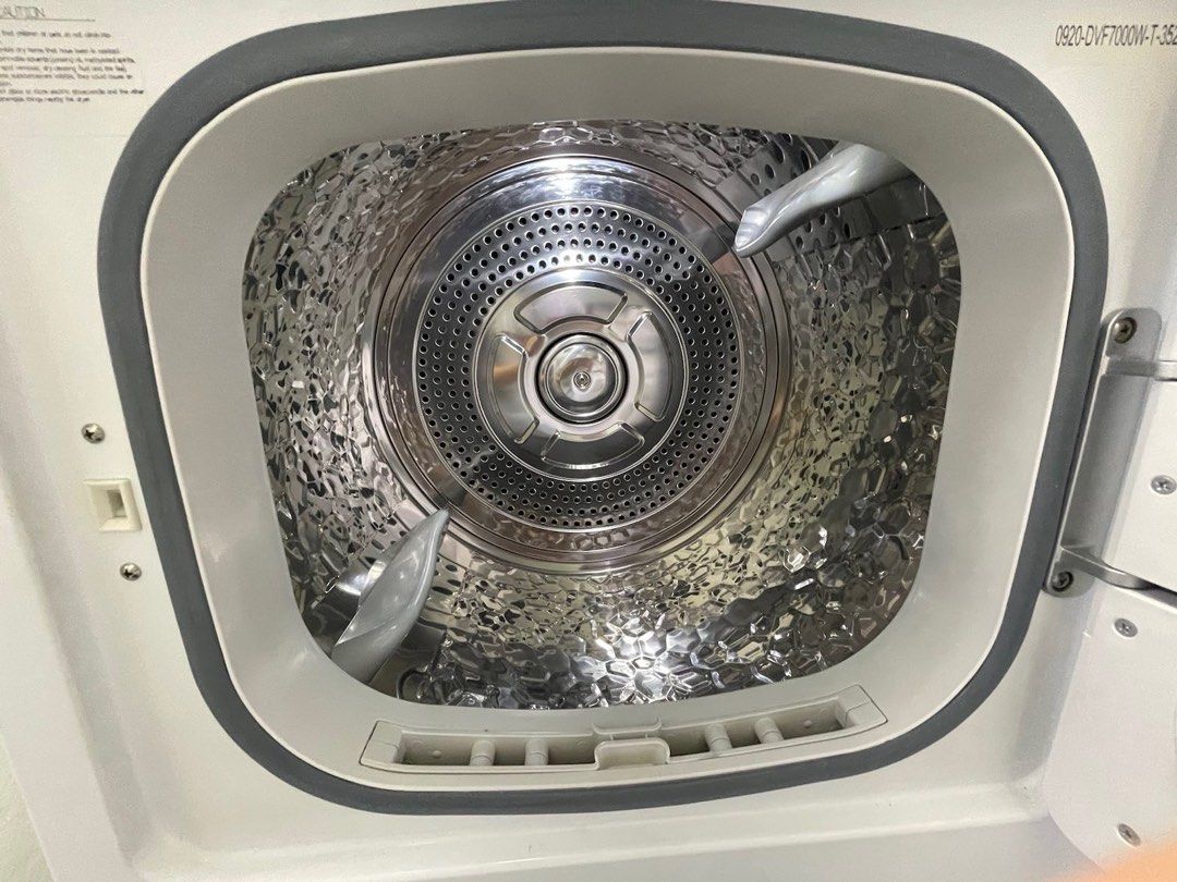 Kuche dryer. 1year old. Like new, TV & Home Appliances, Washing