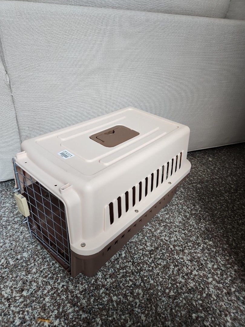 Large and Hard pet carrier, Pet Supplies, Homes & Other Pet Accessories