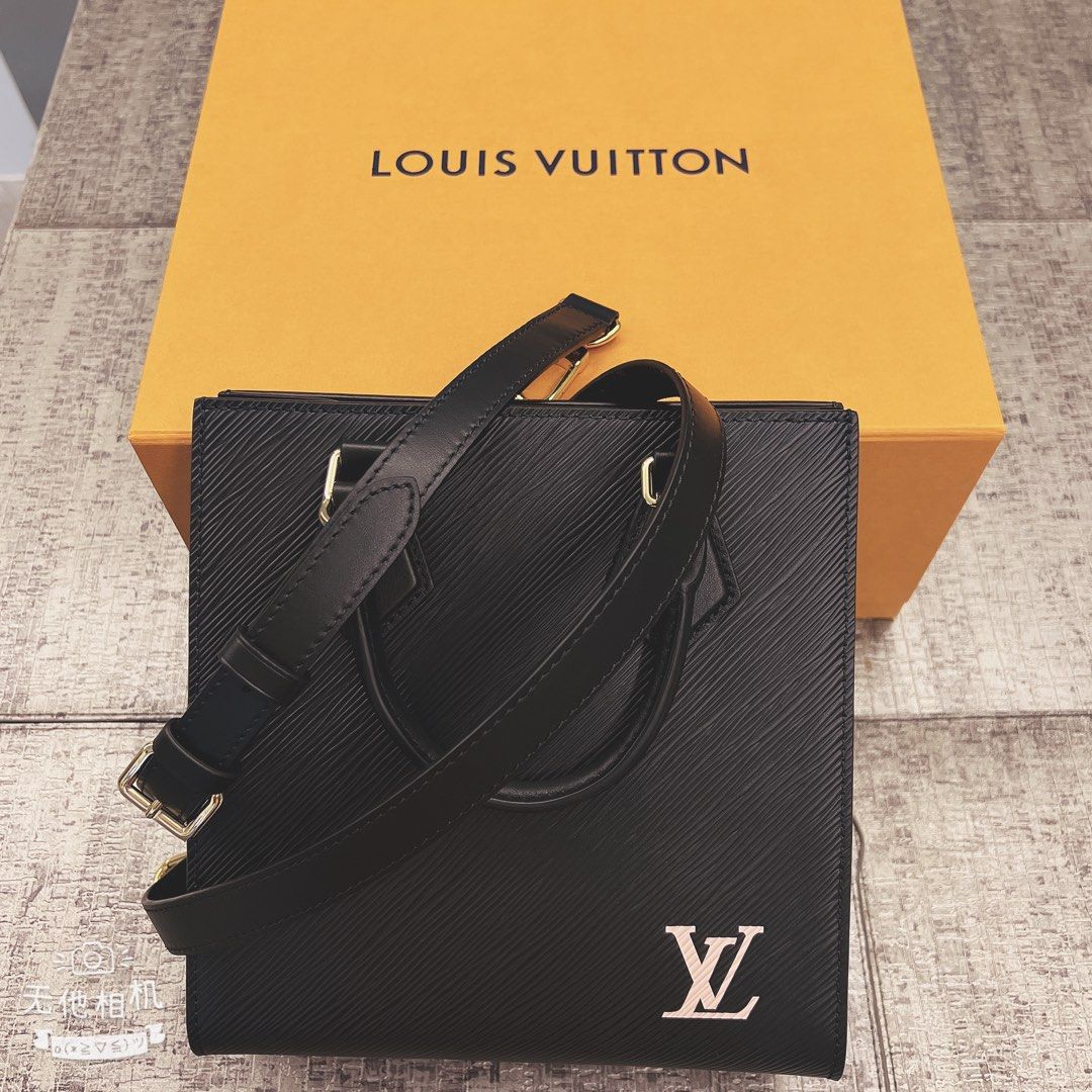 Louis Vuitton SAC PLAT BBB in Black Epi Leather. ITEM# M58660. NEW &  AUTHENTIC