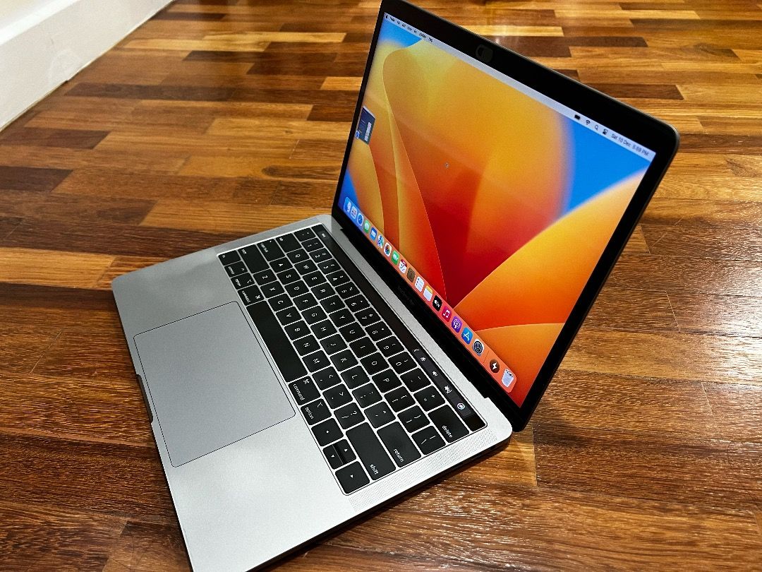 Macbook pro hotsell 13 2018 16gb