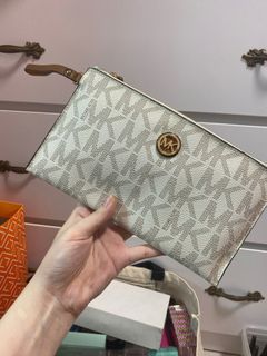 Michael Kors wristlet