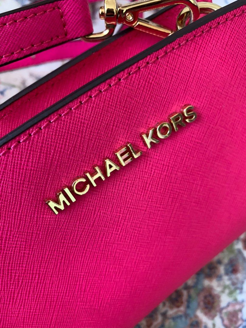Michael Kors Crossbody bag in pink, Women's Fashion, Bags & Wallets, Cross-body  Bags on Carousell